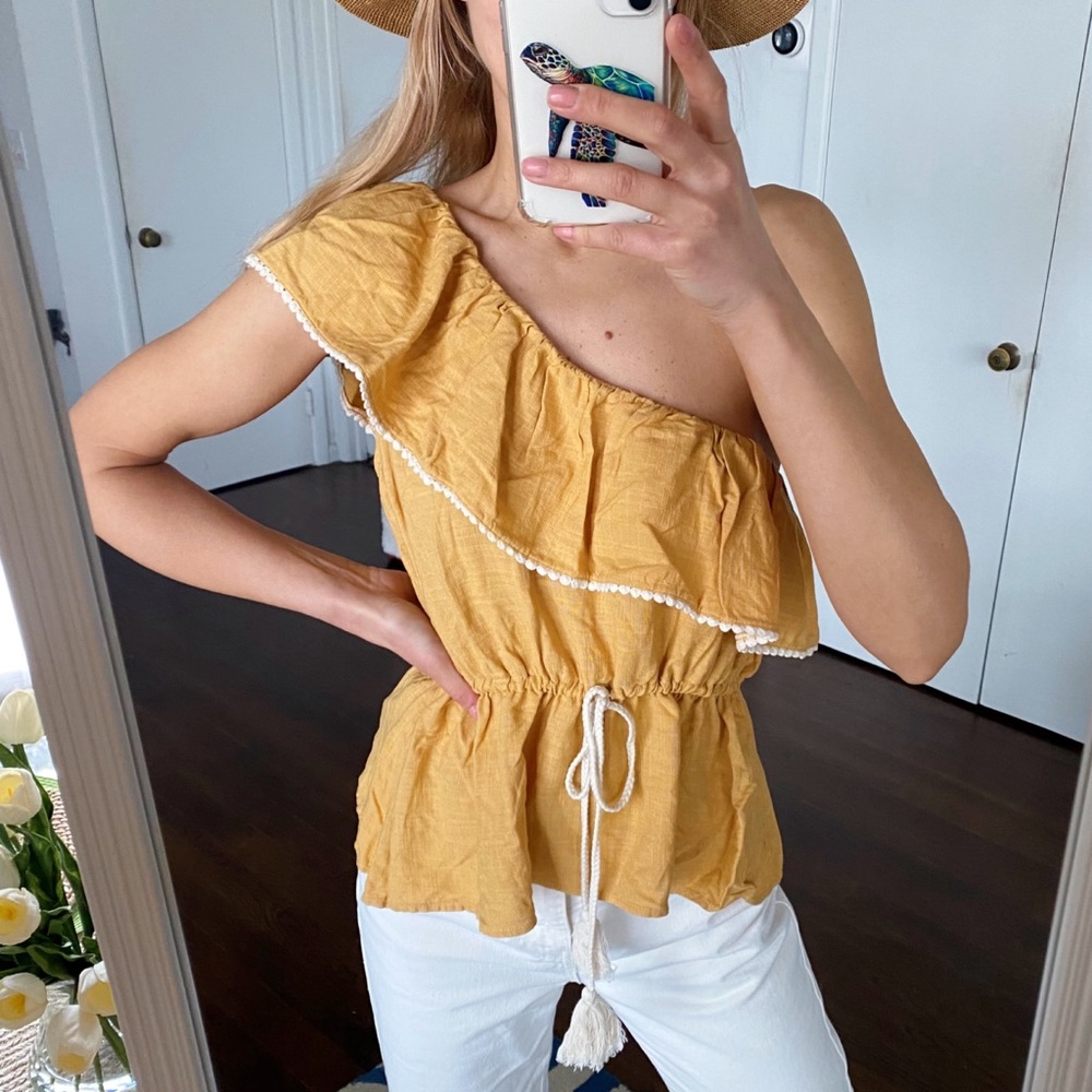 💛 ZARA Honey Yellow One-Shoulder Ruffle Top!